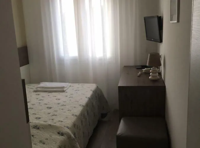 Rosa Hotel 2*